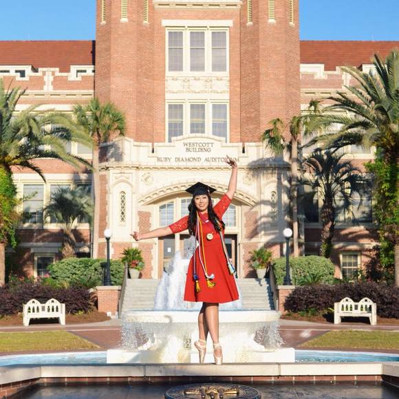 Meet your Posher, Laura - Picture 1 of 1